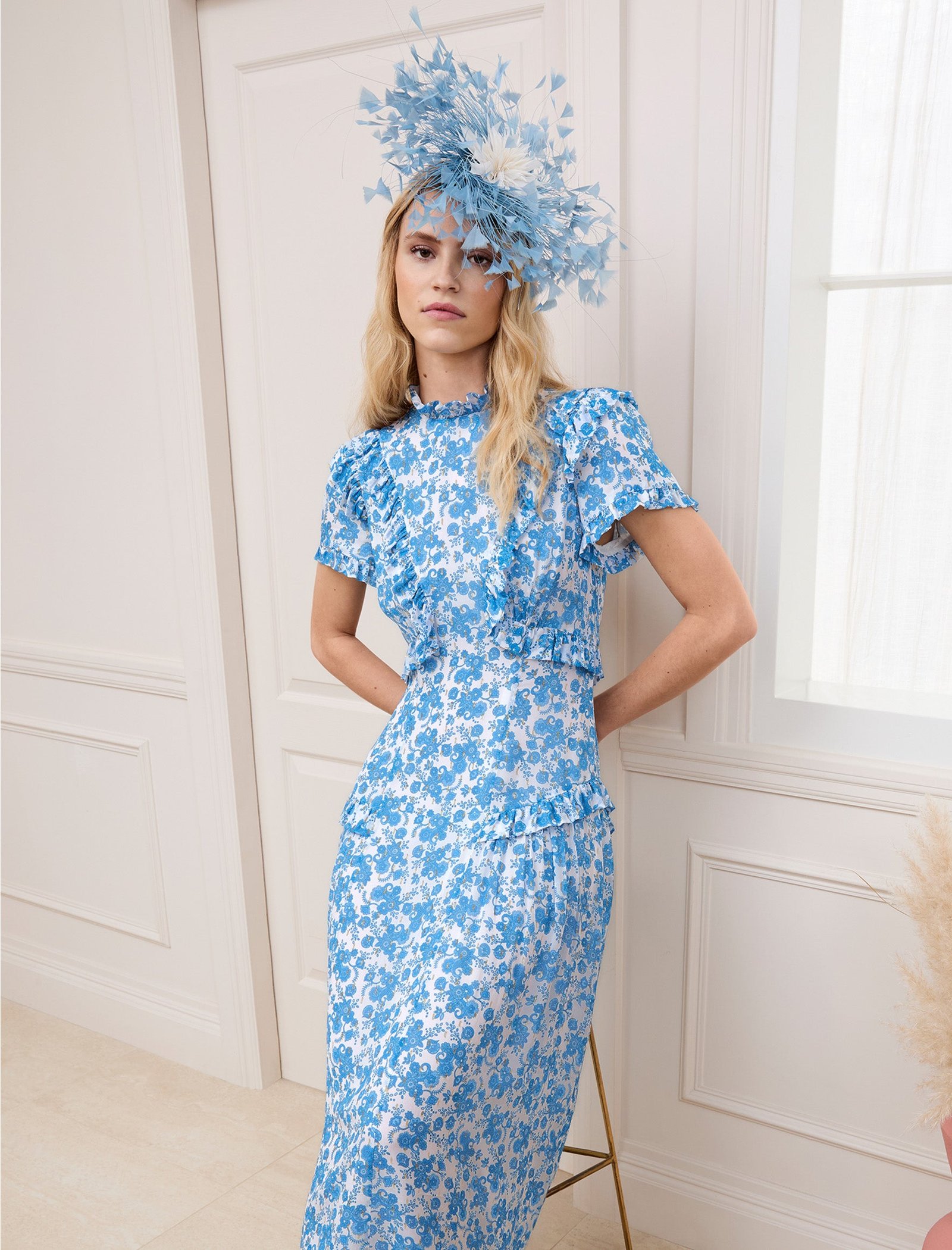 Mirabel Gold Metallic Fil Coupé Maxi Dress - White Blue Paisley Print - Image 3